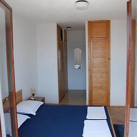 Apartments Tonka 3518 Omiš